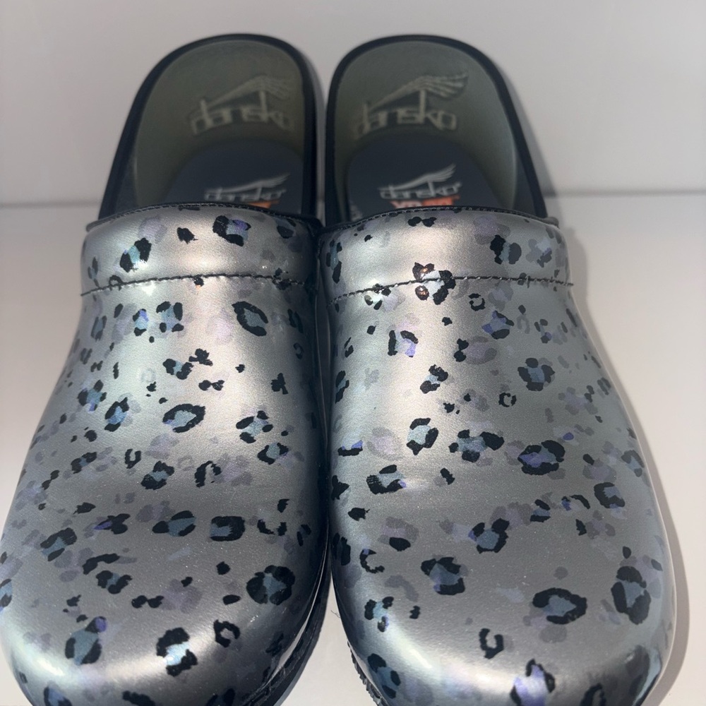Silver Leopard Print Clogs